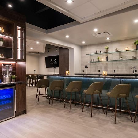 Quality Inn & Conference Centre Kingston Central Bagian luar foto