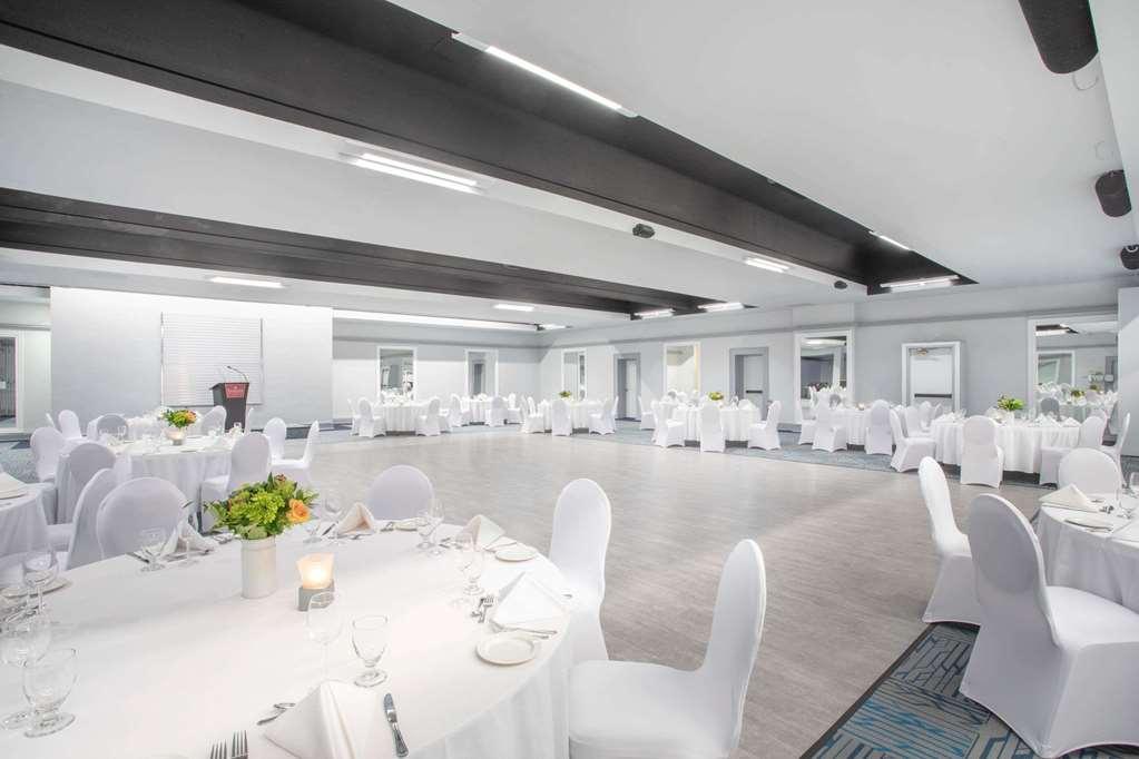 Quality Inn & Conference Centre Kingston Central Fasilitas foto