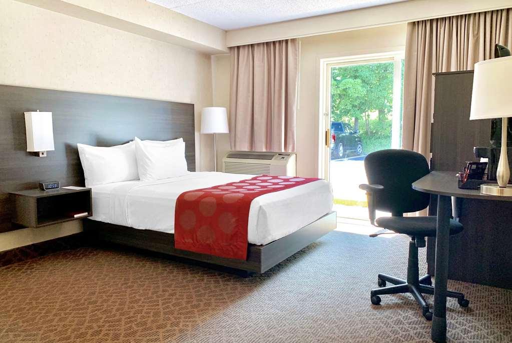 Quality Inn & Conference Centre Kingston Central Ruang foto
