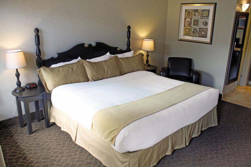 Quality Inn & Conference Centre Kingston Central Bagian luar foto