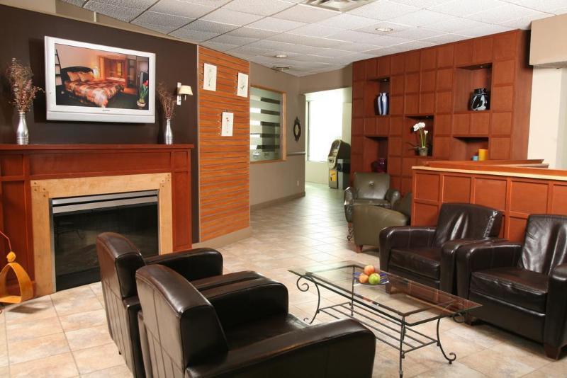 Quality Inn & Conference Centre Kingston Central Bagian luar foto