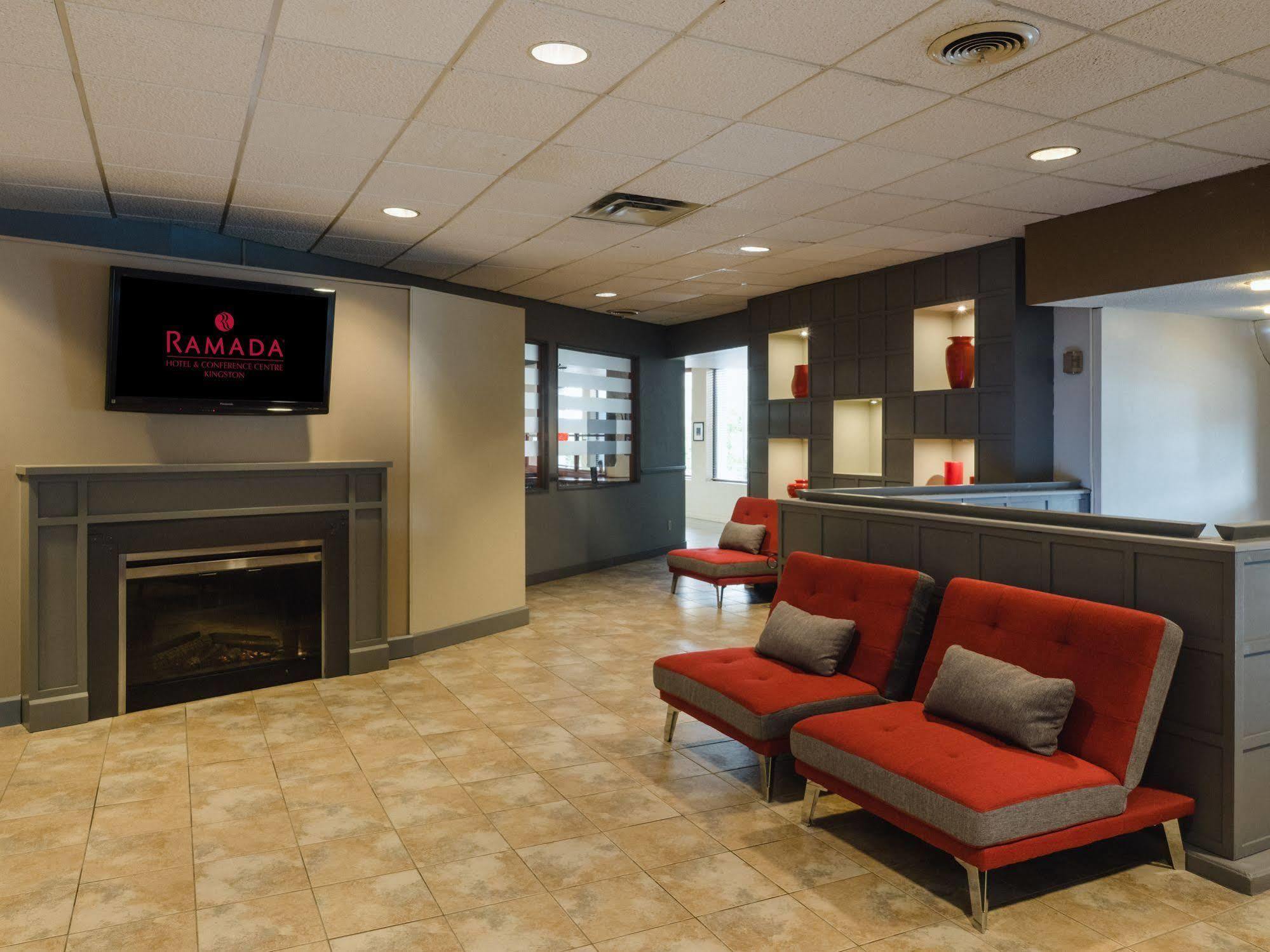 Quality Inn & Conference Centre Kingston Central Bagian luar foto